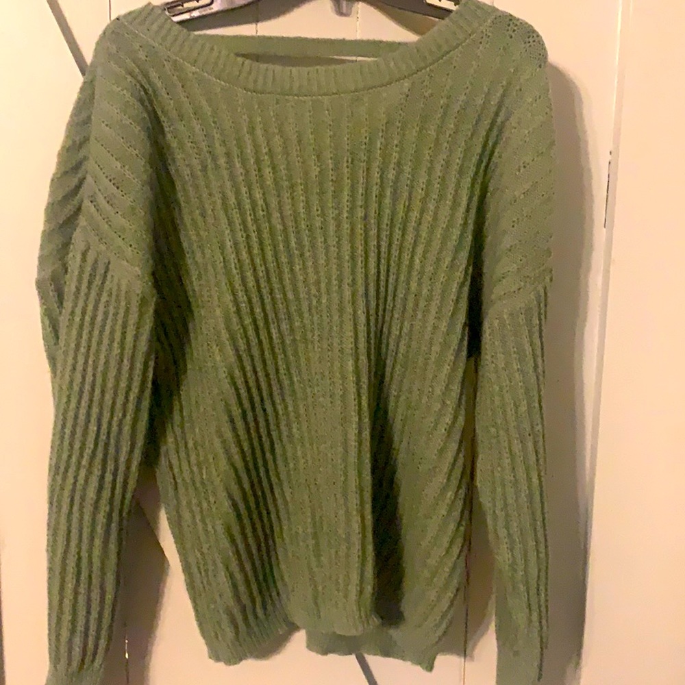 Olive green sweater, soft and never been worn. Size 0x.